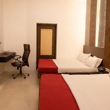 Empire Royale Hotel Mumbai Dış mekan fotoğraf