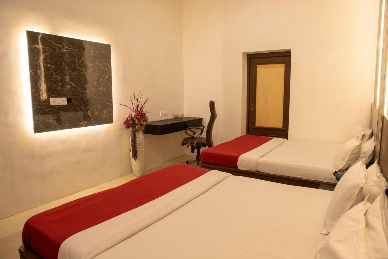 Empire Royale Hotel Mumbai Dış mekan fotoğraf
